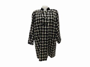 Valentino - Cappotto in lana boucl pied de poule bianco e nero  - Asta Vintagemania - Associazione Nazionale - Case d'Asta italiane