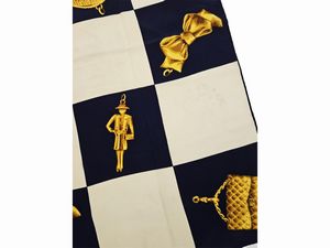 Chanel - Foulard in seta bianco e blu  - Asta Vintagemania - Associazione Nazionale - Case d'Asta italiane