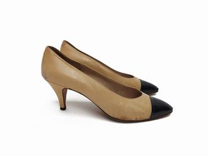 Chanel - Decollet in pelle bicolore beige e nero  - Asta Vintagemania - Associazione Nazionale - Case d'Asta italiane