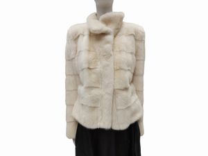 Giacchina in pelliccia di visone bianco  - Asta Vintagemania - Associazione Nazionale - Case d'Asta italiane