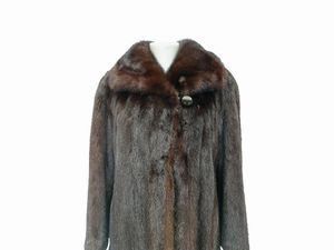 Pelliccia lunga di visone russo  - Asta Vintagemania - Associazione Nazionale - Case d'Asta italiane
