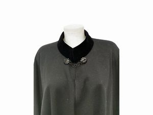 Mantella da uomo in panno nero  - Asta Vintagemania - Associazione Nazionale - Case d'Asta italiane