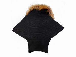 Salvatore Ferragamo - Bolero con collo in volpe  - Asta Vintagemania - Associazione Nazionale - Case d'Asta italiane