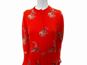 Abito sartoriale lungo in seta rossa fantasia paisley  - Asta Vintagemania - Associazione Nazionale - Case d'Asta italiane