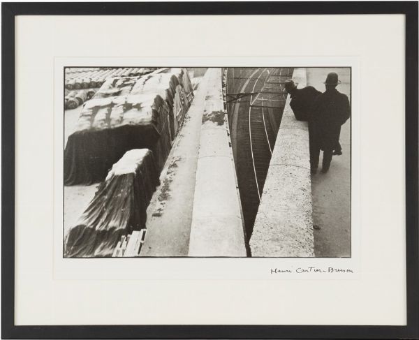 Henri Cartier-Bresson : Que St Bernard  - Asta Photographs from important european collections - Associazione Nazionale - Case d'Asta italiane