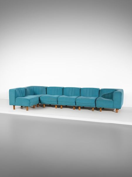AGNOLI TITO (1931 - 2012) : Divano modulare della serie 9000 per Arlfex, Milano (6 moduli)  - Asta Asta 516 | DESIGN E ARTI DECORATIVE DEL NOVECENTO Online - Associazione Nazionale - Case d'Asta italiane