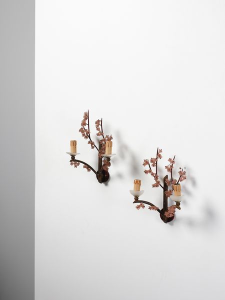 BANCI : Coppia di lampade da parete a due luci decorate con fiori di pesco, Firenze  - Asta Asta 516 | DESIGN E ARTI DECORATIVE DEL NOVECENTO Online - Associazione Nazionale - Case d'Asta italiane