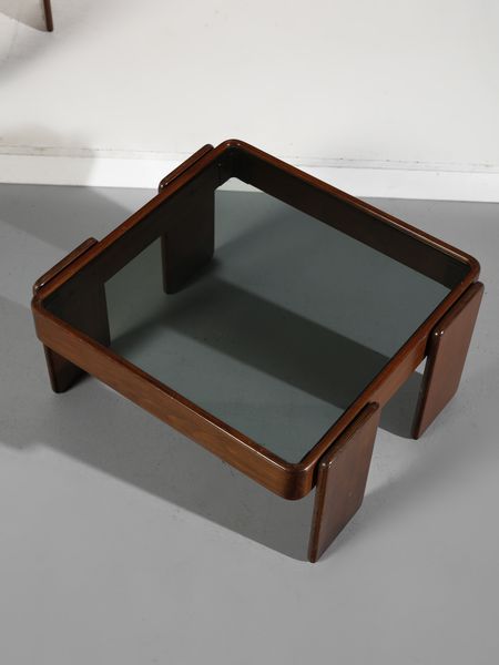 FRATTINI GIANFRANCO (1926 - 2004) : Tre tavolini componibili per Cassina, Meda  - Asta Asta 516 | DESIGN E ARTI DECORATIVE DEL NOVECENTO Online - Associazione Nazionale - Case d'Asta italiane