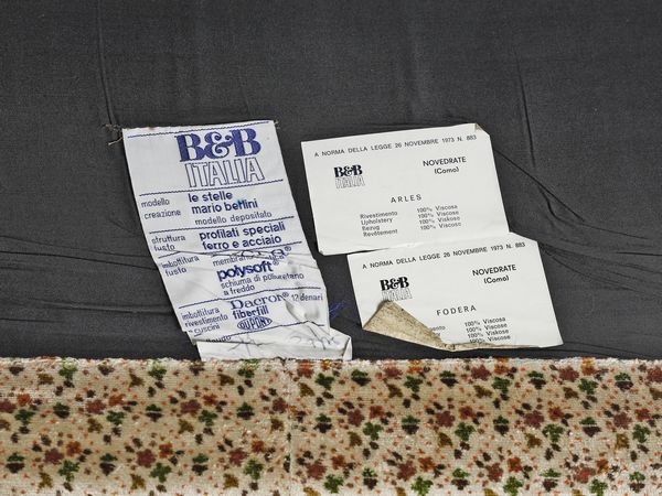 BELLINI MARIO (n. 1935) : Divano a due posti mod. Le Stelle per B&B Italia  - Asta Asta 516 | DESIGN E ARTI DECORATIVE DEL NOVECENTO Online - Associazione Nazionale - Case d'Asta italiane