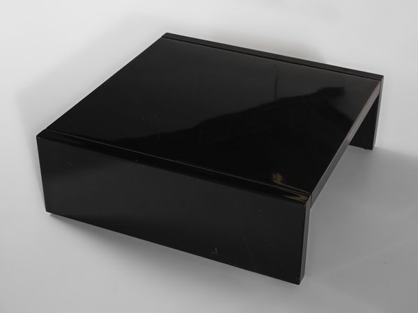 VIGNELLI LELLA (1934-2016) & MASSIMO (1931-2014) : Grande salotto composto da divano a tre posti, due poltrone, tavolino e cassettiera della serie Saratoga per Poltronova, Firenze  - Asta Asta 516 | DESIGN E ARTI DECORATIVE DEL NOVECENTO Online - Associazione Nazionale - Case d'Asta italiane