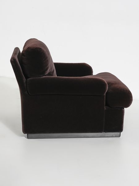 MAGISTRETTI VICO (1920 - 2006) : Coppia di poltrone mod. 928 per Cassina, Meda  - Asta Asta 516 | DESIGN E ARTI DECORATIVE DEL NOVECENTO Online - Associazione Nazionale - Case d'Asta italiane