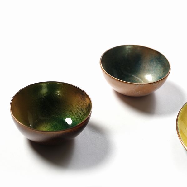 DE POLI PAOLO (1905 - 1996) : Lotto composto da quattro sottopiatti, dodici portapane, un sottobicchiere, cinque portaburro, Padova  - Asta Asta 516 | DESIGN E ARTI DECORATIVE DEL NOVECENTO Online - Associazione Nazionale - Case d'Asta italiane