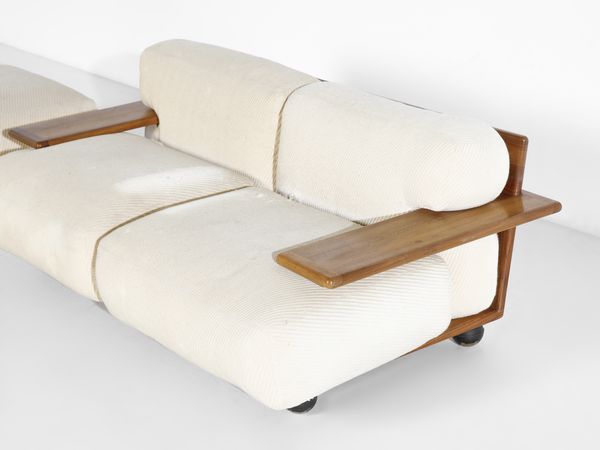 BELLINI MARIO (n. 1935) : Sei poltrone, due tavolini e coppia di poggiapiedi mod. Pianura per Cassina, Meda  - Asta Asta 516 | DESIGN E ARTI DECORATIVE DEL NOVECENTO Online - Associazione Nazionale - Case d'Asta italiane