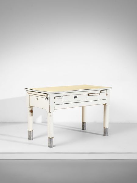 LATIS GUSTAVO (1920-2016) & VITO (1912-1996) : Tavolo da cucina attrezzato con prolunga, asse da lavoro, taglieri, mattarello e trisa  - Asta Asta 516 | DESIGN E ARTI DECORATIVE DEL NOVECENTO Online - Associazione Nazionale - Case d'Asta italiane