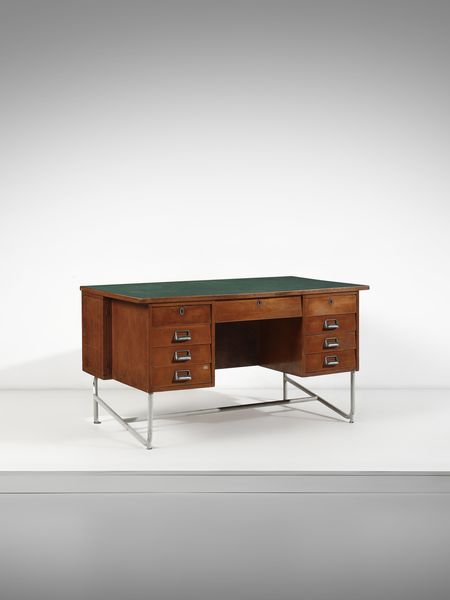 MANIFATTURA ITALIANA : Scrivania razionalista a nove cassetti e stipo laterale  - Asta Asta 516 | DESIGN E ARTI DECORATIVE DEL NOVECENTO Online - Associazione Nazionale - Case d'Asta italiane