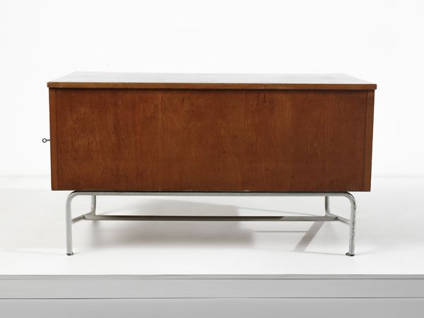 MANIFATTURA ITALIANA : Scrivania razionalista a nove cassetti e stipo laterale  - Asta Asta 516 | DESIGN E ARTI DECORATIVE DEL NOVECENTO Online - Associazione Nazionale - Case d'Asta italiane