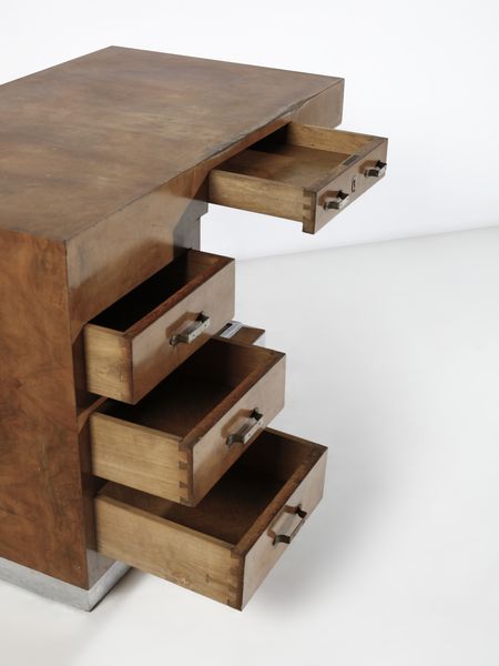 MANIFATTURA ITALIANA : Scrivania razionalista a quattro cassetti  - Asta Asta 516 | DESIGN E ARTI DECORATIVE DEL NOVECENTO Online - Associazione Nazionale - Case d'Asta italiane