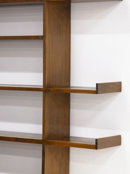 MANIFATTURA ITALIANA : Grande libreria angolare con ripiani, stipi e cassetti  - Asta Asta 516 | DESIGN E ARTI DECORATIVE DEL NOVECENTO Online - Associazione Nazionale - Case d'Asta italiane