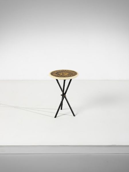 FORNASETTI PIERO (1913 - 1988) : Tavolino occasionale con decoro Sole Ricciuto o Re Sole, Milano  - Asta Asta 516 | DESIGN E ARTI DECORATIVE DEL NOVECENTO Online - Associazione Nazionale - Case d'Asta italiane
