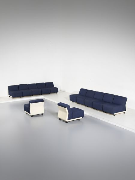 BELLINI MARIO (n. 1935) : Dodici poltrone mod. Amanta per C&B Italia  - Asta Asta 516 | DESIGN E ARTI DECORATIVE DEL NOVECENTO Online - Associazione Nazionale - Case d'Asta italiane