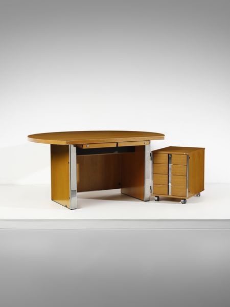FAZIOLI ENNIO (n. 1930) : Scrivania con piano circolare e cassettiera su ruote a quattro cassetti della serie Galileo, esecuzione M.I.M., Roma  - Asta Asta 516 | DESIGN E ARTI DECORATIVE DEL NOVECENTO Online - Associazione Nazionale - Case d'Asta italiane