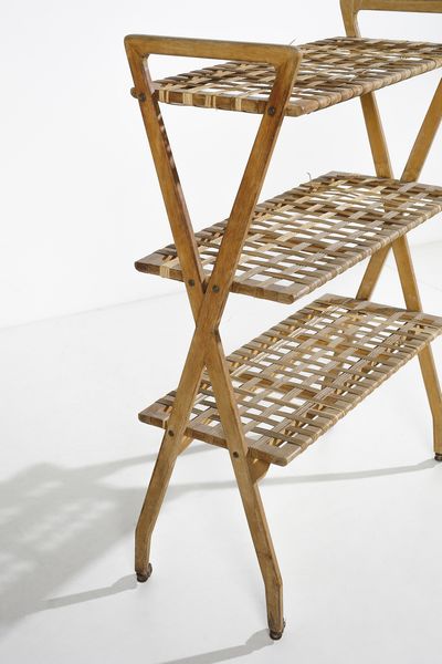 BUFFA PAOLO (1903 - 1970) : Etagere su ruote a tre ripiani esecuzione Serafino Arrighi, Cant o Mariano Comense  - Asta Asta 516 | DESIGN E ARTI DECORATIVE DEL NOVECENTO Online - Associazione Nazionale - Case d'Asta italiane