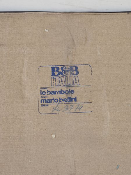 BELLINI MARIO (n. 1935) : Coppia di divani a due posti mod. Le Bambole per B&B Italia  - Asta Asta 516 | DESIGN E ARTI DECORATIVE DEL NOVECENTO Online - Associazione Nazionale - Case d'Asta italiane