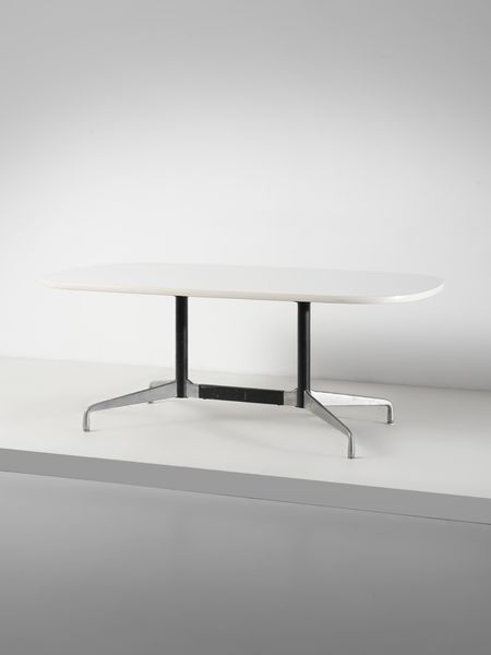 EAMES CHARLES (1907-1978) & RAY (1912-1988) : Tavolo mod. Segmened  - Asta Asta 516 | DESIGN E ARTI DECORATIVE DEL NOVECENTO Online - Associazione Nazionale - Case d'Asta italiane