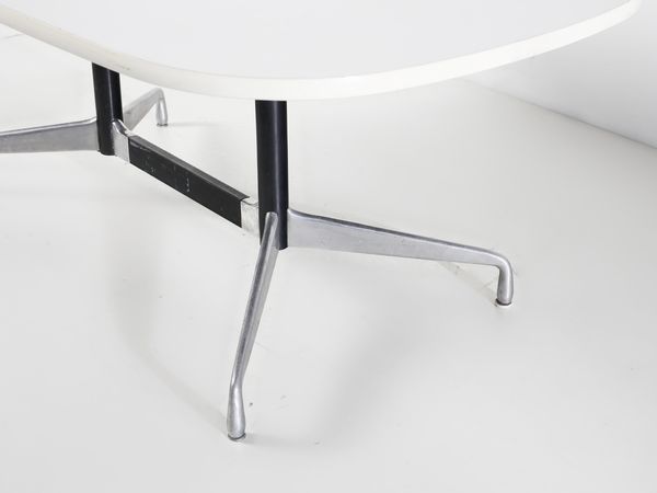 EAMES CHARLES (1907-1978) & RAY (1912-1988) : Tavolo mod. Segmened  - Asta Asta 516 | DESIGN E ARTI DECORATIVE DEL NOVECENTO Online - Associazione Nazionale - Case d'Asta italiane