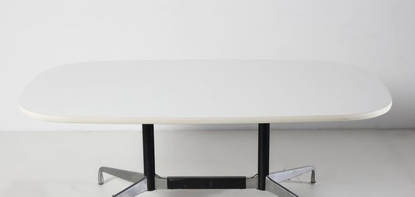 EAMES CHARLES (1907-1978) & RAY (1912-1988) : Tavolo mod. Segmened  - Asta Asta 516 | DESIGN E ARTI DECORATIVE DEL NOVECENTO Online - Associazione Nazionale - Case d'Asta italiane