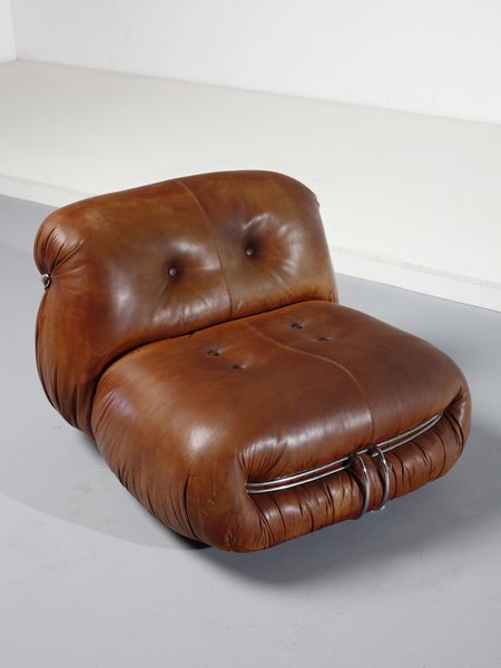 SCARPA AFRA (1937-2011) & TOBIA (n. 1935) : Divano e poltrona mod. Soriana per Cassina, Meda  - Asta Asta 516 | DESIGN E ARTI DECORATIVE DEL NOVECENTO Online - Associazione Nazionale - Case d'Asta italiane