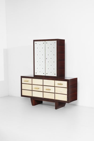 MANIFATTURA ITALIANA : Credenza con parte inferiore a due cassetti e quattro ante e parte superiore con stipo a due ante  - Asta Asta 516 | DESIGN E ARTI DECORATIVE DEL NOVECENTO Online - Associazione Nazionale - Case d'Asta italiane