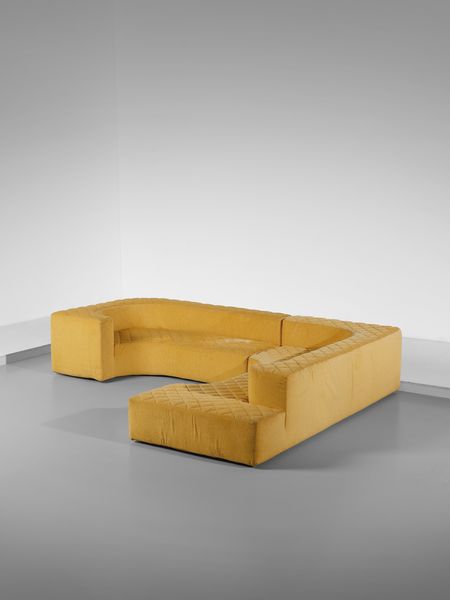 GIOVANNETTI : Divano componibile ispirato agli anni Settanta, seguendo la corrente innovativa dell'epoca. mod. Lara composto da due elementi  - Asta Asta 516 | DESIGN E ARTI DECORATIVE DEL NOVECENTO Online - Associazione Nazionale - Case d'Asta italiane