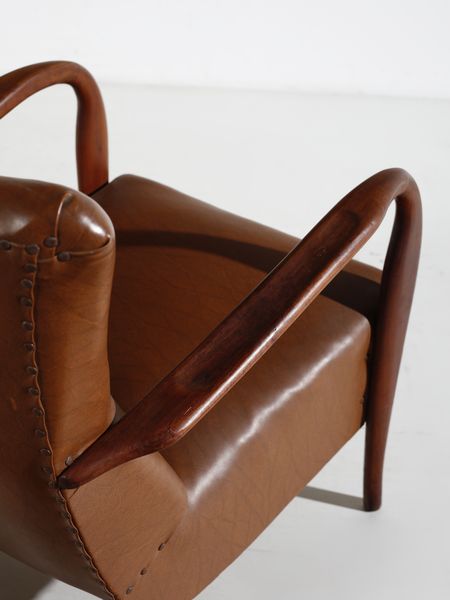 UFFICIO TECNICO CASSINA : Coppia di poltrone mod. 401, Meda  - Asta Asta 516 | DESIGN E ARTI DECORATIVE DEL NOVECENTO Online - Associazione Nazionale - Case d'Asta italiane