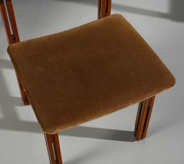 DARDI COSTANTINO (1936 - 1991) : attribuito. Sei sedie per Mobilificio Olivieri, Italia  - Asta Asta 516 | DESIGN E ARTI DECORATIVE DEL NOVECENTO Online - Associazione Nazionale - Case d'Asta italiane