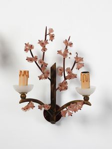 BANCI : Coppia di lampade da parete a due luci decorate con fiori di pesco, Firenze  - Asta Asta 516 | DESIGN E ARTI DECORATIVE DEL NOVECENTO Online - Associazione Nazionale - Case d'Asta italiane
