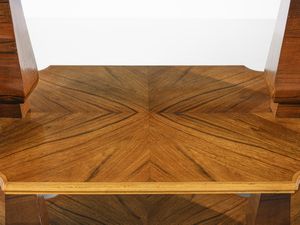 VALCONI GILDO : attribuito. Grande mobile espositore da centro probabile esecuzione mobilificio Fantoni, Gemona  - Asta Asta 516 | DESIGN E ARTI DECORATIVE DEL NOVECENTO Online - Associazione Nazionale - Case d'Asta italiane