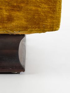 MANIFATTURA ITALIANA : Divano curvo a quattro posti  - Asta Asta 516 | DESIGN E ARTI DECORATIVE DEL NOVECENTO Online - Associazione Nazionale - Case d'Asta italiane