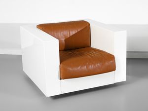 VIGNELLI LELLA (1934-2016) & MASSIMO (1931-2014) : Grande salotto composto da divano a tre posti, due poltrone, tavolino e cassettiera della serie Saratoga per Poltronova, Firenze  - Asta Asta 516 | DESIGN E ARTI DECORATIVE DEL NOVECENTO Online - Associazione Nazionale - Case d'Asta italiane