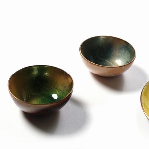 DE POLI PAOLO (1905 - 1996) : Lotto composto da quattro sottopiatti, dodici portapane, un sottobicchiere, cinque portaburro, Padova  - Asta Asta 516 | DESIGN E ARTI DECORATIVE DEL NOVECENTO Online - Associazione Nazionale - Case d'Asta italiane