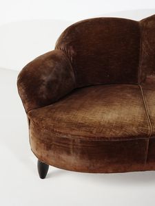 MANIFATTURA ITALIANA : Divano curvo  - Asta Asta 516 | DESIGN E ARTI DECORATIVE DEL NOVECENTO Online - Associazione Nazionale - Case d'Asta italiane