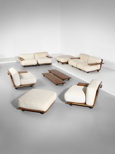 BELLINI MARIO (n. 1935) - Sei poltrone, due tavolini e coppia di poggiapiedi mod. Pianura per Cassina, Meda