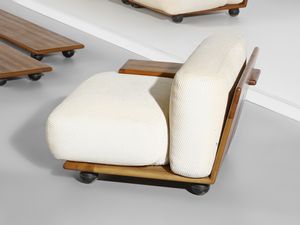 BELLINI MARIO (n. 1935) : Sei poltrone, due tavolini e coppia di poggiapiedi mod. Pianura per Cassina, Meda  - Asta Asta 516 | DESIGN E ARTI DECORATIVE DEL NOVECENTO Online - Associazione Nazionale - Case d'Asta italiane