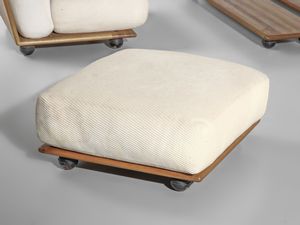 BELLINI MARIO (n. 1935) : Sei poltrone, due tavolini e coppia di poggiapiedi mod. Pianura per Cassina, Meda  - Asta Asta 516 | DESIGN E ARTI DECORATIVE DEL NOVECENTO Online - Associazione Nazionale - Case d'Asta italiane