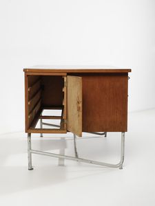 MANIFATTURA ITALIANA : Scrivania razionalista a nove cassetti e stipo laterale  - Asta Asta 516 | DESIGN E ARTI DECORATIVE DEL NOVECENTO Online - Associazione Nazionale - Case d'Asta italiane