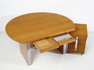 FAZIOLI ENNIO (n. 1930) : Scrivania con piano circolare e cassettiera su ruote a quattro cassetti della serie Galileo, esecuzione M.I.M., Roma  - Asta Asta 516 | DESIGN E ARTI DECORATIVE DEL NOVECENTO Online - Associazione Nazionale - Case d'Asta italiane