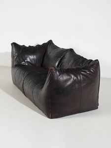 BELLINI MARIO (n. 1935) : Coppia di divani a due posti mod. Le Bambole per B&B Italia  - Asta Asta 516 | DESIGN E ARTI DECORATIVE DEL NOVECENTO Online - Associazione Nazionale - Case d'Asta italiane