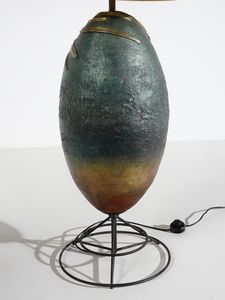 MANIFATTURA ITALIANA : Coppia di grandi lampade da terra decorate con fiori, frutti e foglie  - Asta Asta 516 | DESIGN E ARTI DECORATIVE DEL NOVECENTO Online - Associazione Nazionale - Case d'Asta italiane