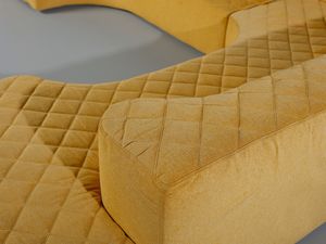 GIOVANNETTI : Divano componibile ispirato agli anni Settanta, seguendo la corrente innovativa dell'epoca. mod. Lara composto da due elementi  - Asta Asta 516 | DESIGN E ARTI DECORATIVE DEL NOVECENTO Online - Associazione Nazionale - Case d'Asta italiane