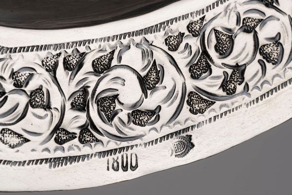 Tre vassoi  - Asta Argenti Antichi e da Collezione - Associazione Nazionale - Case d'Asta italiane